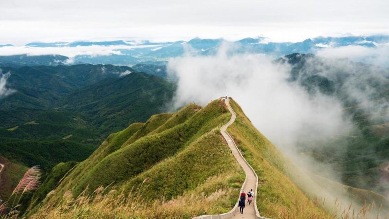 Cung đường đồi núi hoang sơ ấn tượng ở Bình Liêu