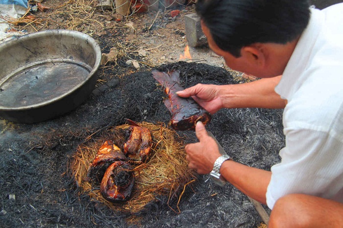 Cá nướng úp chậu truyền thống