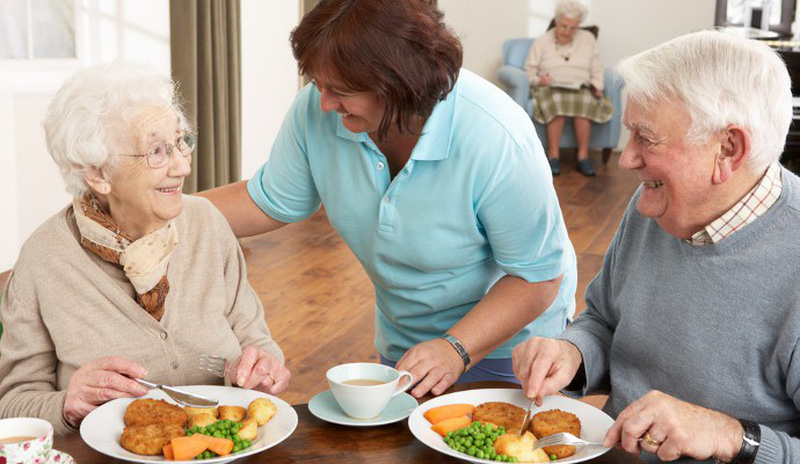 Cách điều chỉnh chế độ dinh dưỡng cho người cao tuổi
